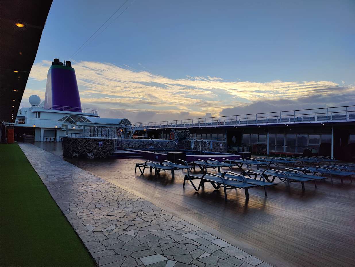Pool deck onboard Ambition